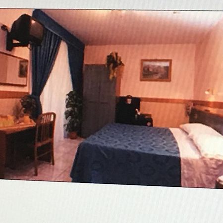Hotel Rubino Rome Bagian luar foto