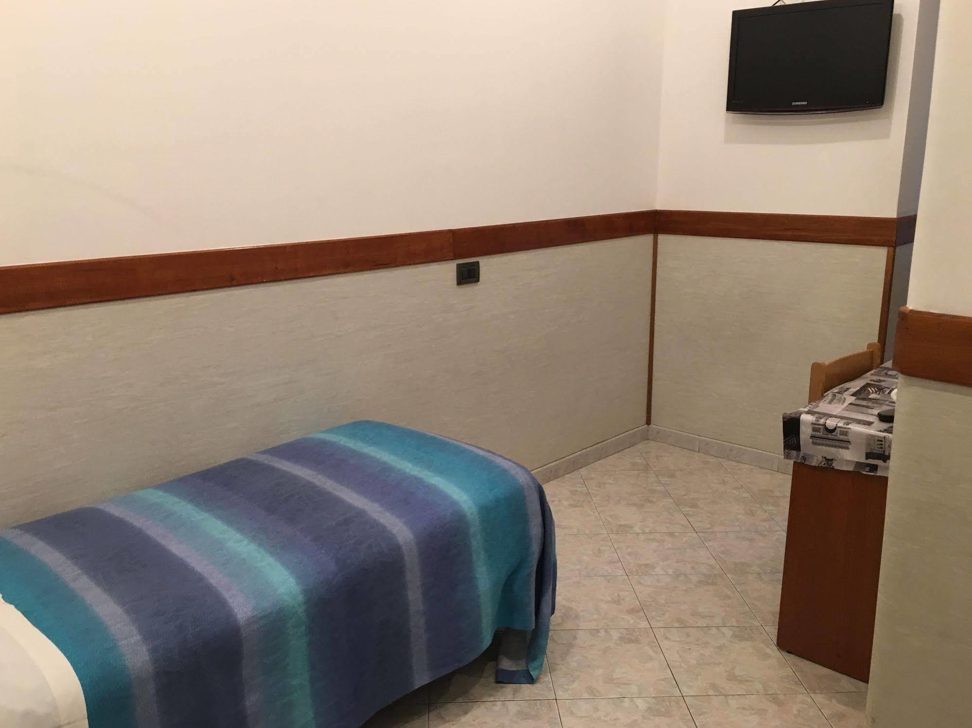 Hotel Rubino Rome Bagian luar foto